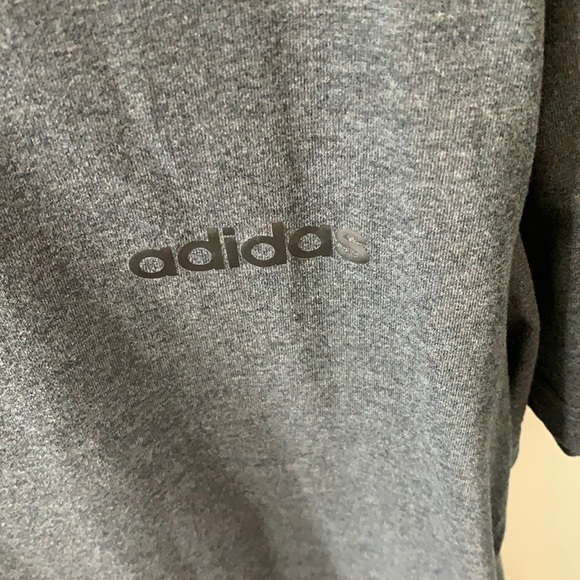 Adidas sz S gray T-shirt euc - Picture 2 of 4